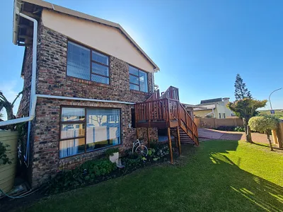 3 Bedroom House For Sale in Jeffreys Bay - ndF9.webp
