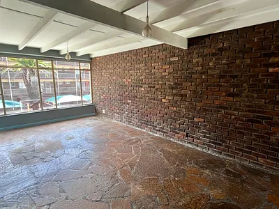 1 Bedroom Apartment For Sale in Pretoria - TlJJ.webp