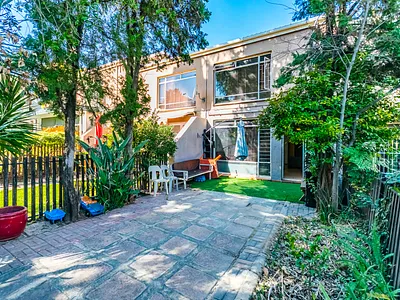 3 Bedroom Townhouse For Sale in Roodepoort - img