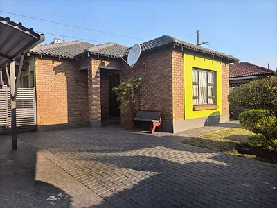 3 Bedroom House For Sale in Rustenburg - img