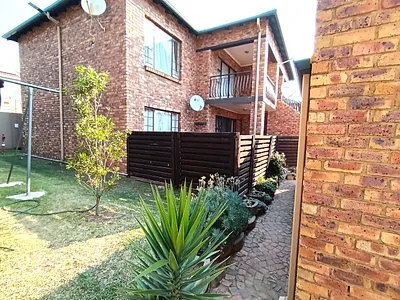 2 Bedroom Apartment For Sale in Brakpan - img