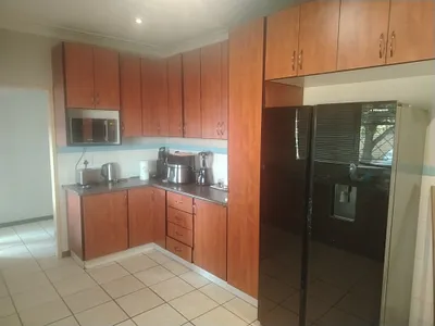 3 Bedroom House To Rent in Springs - C0UP.webp