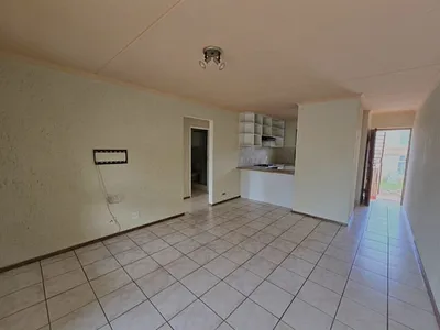 1 Bedroom Townhouse For Sale in Johannesburg - 2SeR.webp