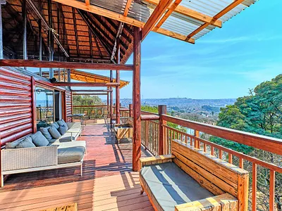 6 Bedroom House For Sale in Johannesburg - w4h3.webp