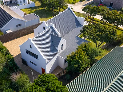 4 Bedroom House For Sale in Pringle Bay - img