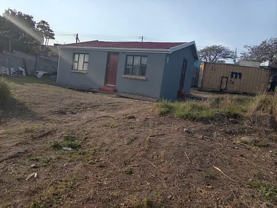 2 Bedroom House For Sale in East London - rrCl.webp