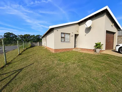 3 Bedroom House For Sale in East London - uzMv.webp