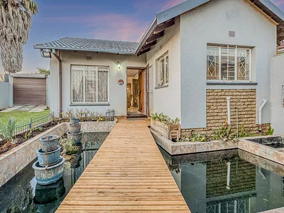 3 Bedroom House For Sale in Roodepoort - iTAw.webp