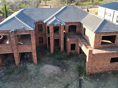 6 Bedroom Townhouse For Sale in Akasia - img