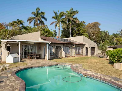 3 Bedroom House For Sale in Amanzimtoti - sblX.webp