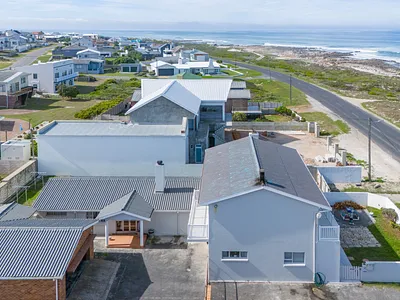 7 Bedroom House For Sale in Struisbaai - NpW7.webp