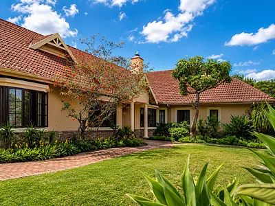 3 Bedroom House For Sale in Hillcrest - oUIV.webp