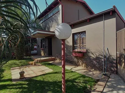 3 Bedroom House For Sale in Pretoria - drX7.webp