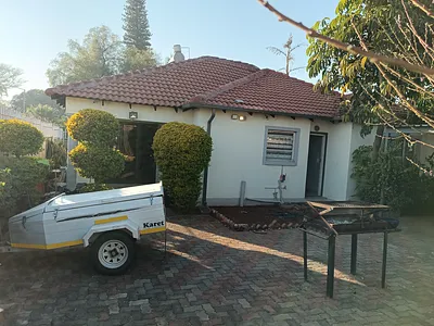 4 Bedroom House For Sale in Akasia - fo41.webp