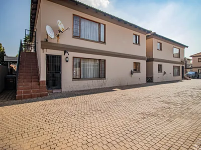 3 Bedroom Townhouse For Sale in Brakpan - vzSS.webp