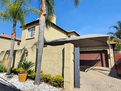 3 Bedroom Townhouse For Sale in Pretoria - kHTm.webp