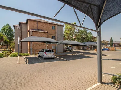2 Bedroom Townhouse For Sale in Kempton Park - img