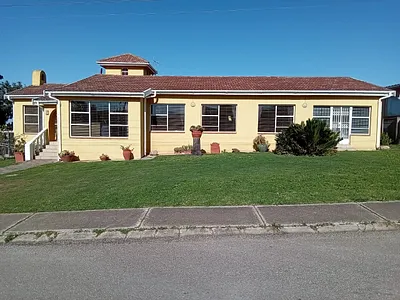 3 Bedroom House For Sale in Uitenhage - img