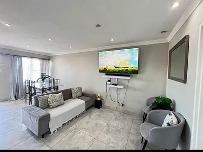 3 Bedroom House For Sale in East London - pPoC.webp