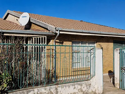 3 Bedroom House For Sale in Springs - AUeD.webp
