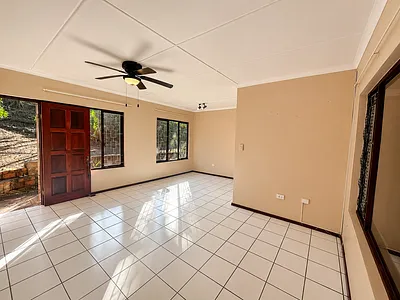 3 Bedroom House For Sale in Kingsburgh - S3ov.webp