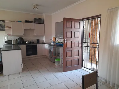 2 Bedroom Apartment To Rent in Midrand - DkVU.webp
