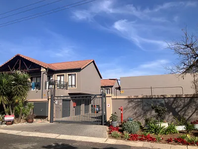 2 Bedroom Townhouse For Sale in Pretoria - img