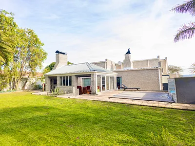 4 Bedroom House For Sale in Durbanville - mRar.webp