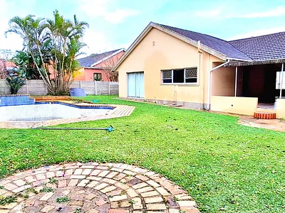 3 Bedroom House For Sale in East London - Ko7n.webp