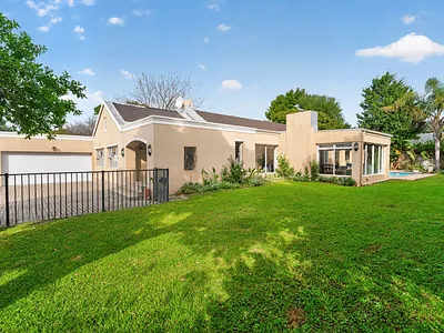 3 Bedroom House For Sale in Cape Town - img