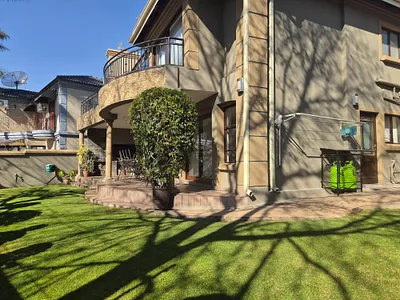 4 Bedroom House For Sale in Bedfordview - img