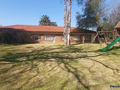 4 Bedroom House For Sale in Vereeniging - 1zvl.webp