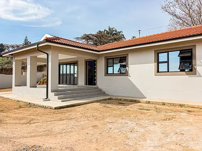 5 Bedroom House For Sale in Camperdown - img
