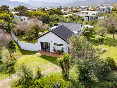 2 Bedroom House For Sale in Pringle Bay - CeCb.webp