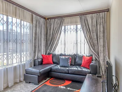3 Bedroom House For Sale in Roodepoort - DJju.webp
