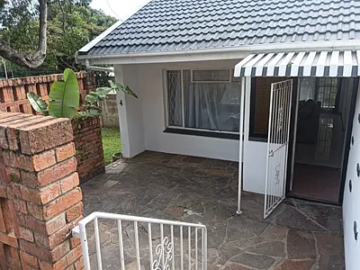 3 Bedroom House To Rent in East London - yXe1.webp