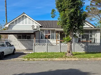 5 Bedroom House For Sale in East London - mCer.webp