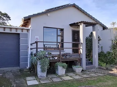 3 Bedroom House For Sale in East London - Htry.webp