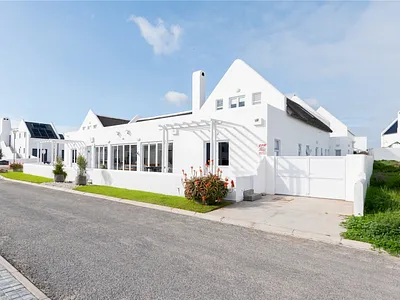 7 Bedroom House For Sale in Jacobsbaai - 0qp9.webp