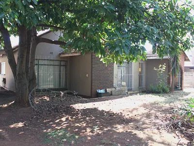 3 Bedroom House For Sale in Kempton Park - img