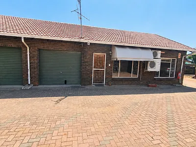 2 Bedroom Apartment For Sale in Rustenburg - iaTZ.webp