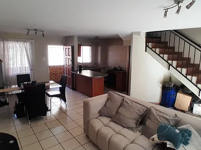 2 Bedroom Apartment For Sale in Pretoria - F05x.webp