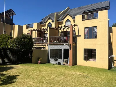 2 Bedroom Townhouse For Sale in Edenvale - img