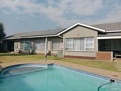 4 Bedroom House For Sale in Alberton - ZFMS.webp