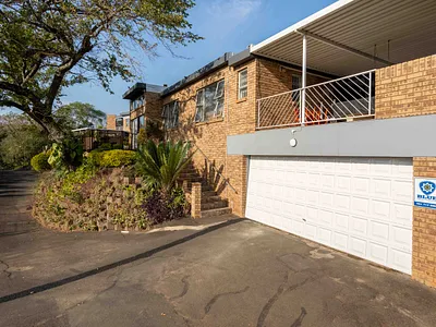 3 Bedroom Townhouse For Sale in Amanzimtoti - beRp.webp