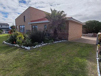 3 Bedroom House For Sale in Gansbaai - ktdV.webp