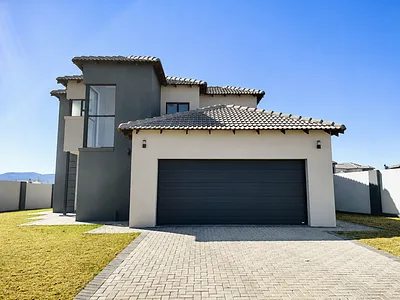3 Bedroom House For Sale in Hartbeespoort - 6UGP.webp