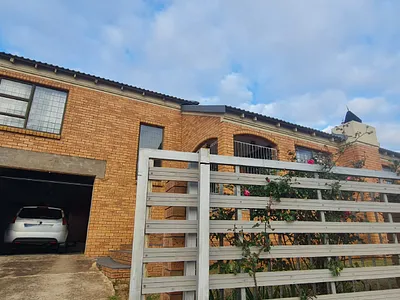 4 Bedroom House For Sale in Mossel Bay - img