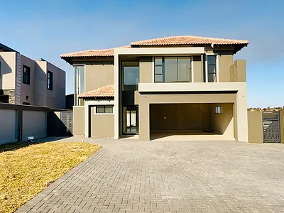 4 Bedroom House For Sale in Brakpan - 0WII.webp