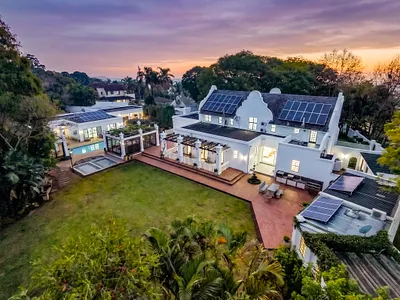 9 Bedroom House For Sale in Pinetown - kweZ.webp